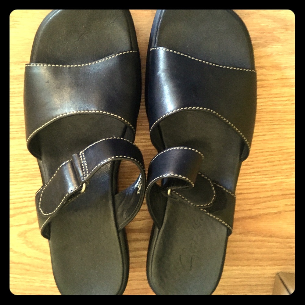 Clarks black leather wedge slide, 8.5M. Unworn.